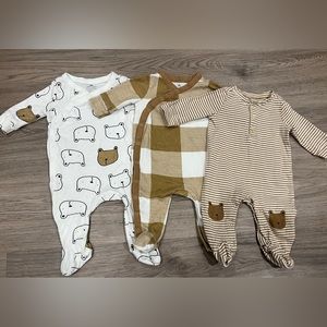 Baby Gap set of 3 footies size 0-3 mo